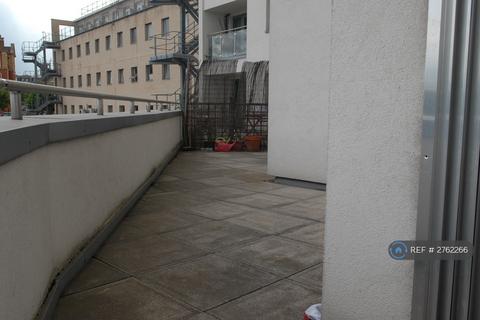 1 bedroom flat to rent, Hardwicks Square, London, SW18