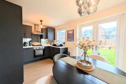 undefined, GRANGE CLOSE, NEW WALTHAM