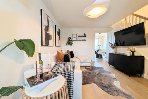 undefined, GRANGE CLOSE, NEW WALTHAM