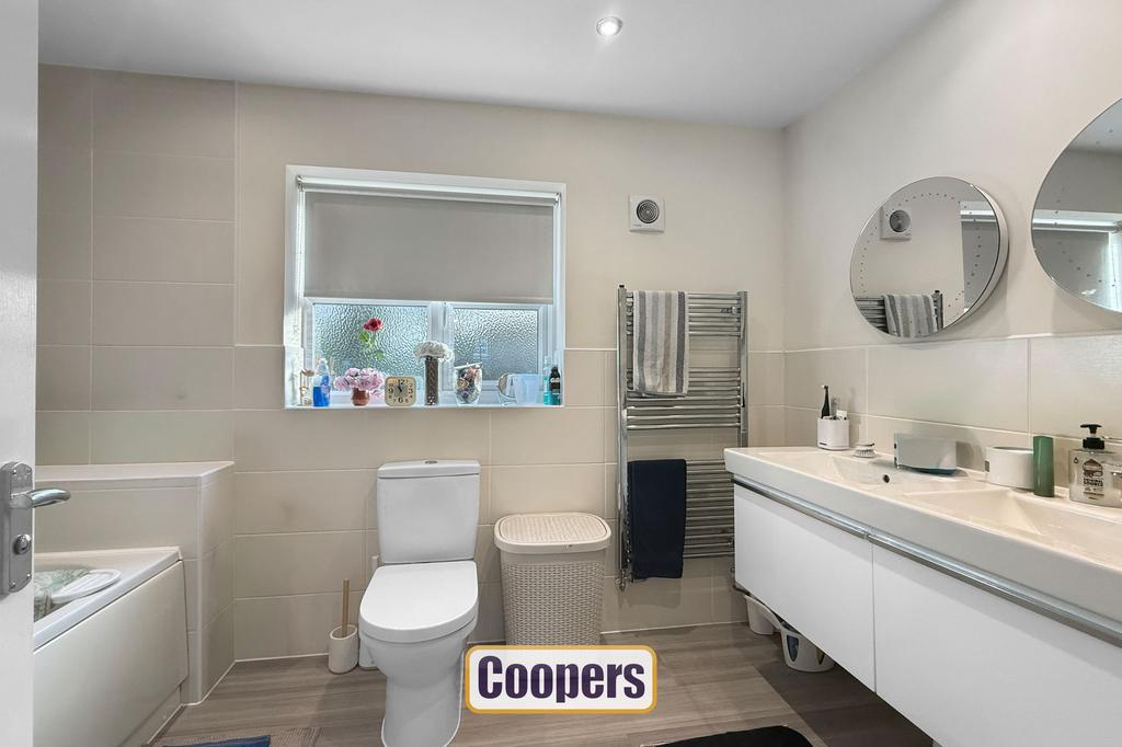 Ensuite Bathroom