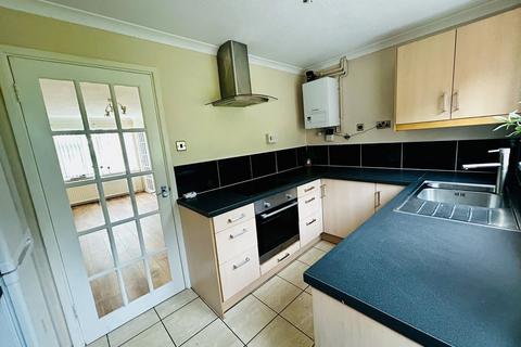 2 bedroom end of terrace house to rent, Hedgemoor, Bridgend