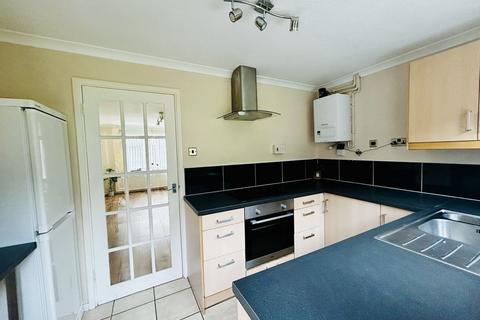 2 bedroom end of terrace house to rent, Hedgemoor, Bridgend