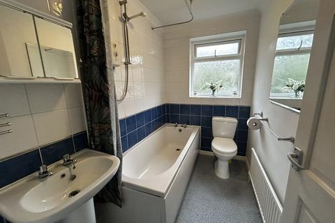 2 bedroom end of terrace house to rent, Hedgemoor, Bridgend