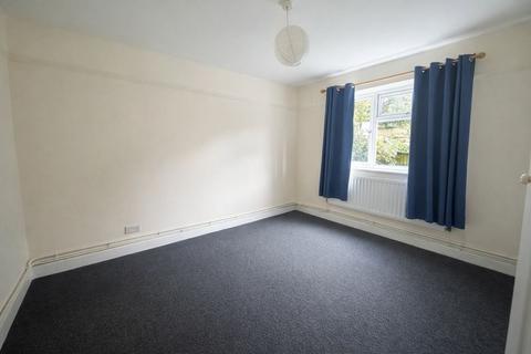2 bedroom apartment to rent, Upper Luton Road, Chatham