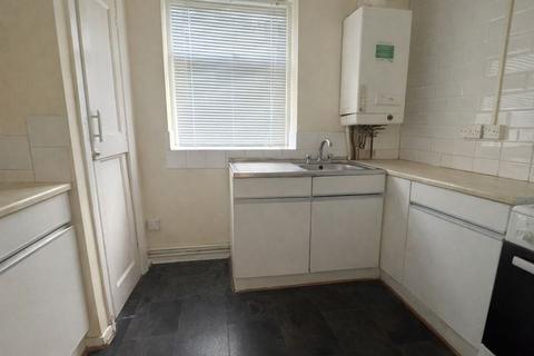 2 bedroom apartment to rent, Upper Luton Road, Chatham