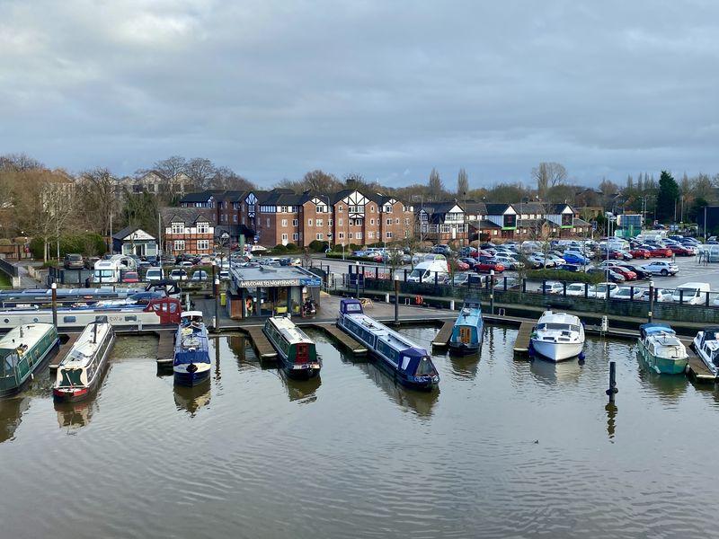 Marina View -...