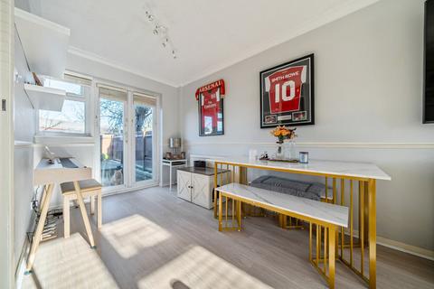 3 bedroom end of terrace house for sale, Hainault Street, London SE9