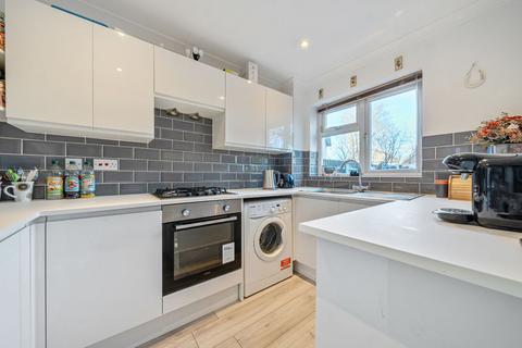 3 bedroom end of terrace house for sale, Hainault Street, London SE9