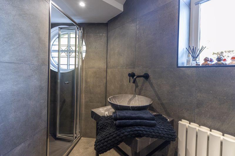 GF Shower Room