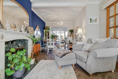 2 bedroom end of terrace house for sale, St. Agnes Drive, Canvey Island