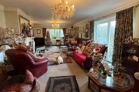2 bedroom detached bungalow for sale, Maydowns Road, Whitstable CT5