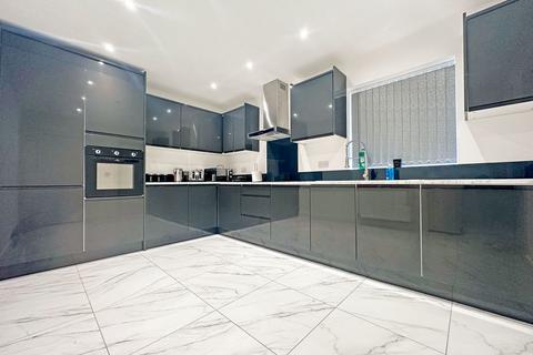 3 bedroom end of terrace house for sale, Menin Road, TIPTON, DY4 8DW
