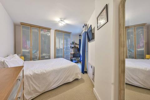 1 bedroom flat for sale, Chapter Way, Colliers Wood, London, SW19