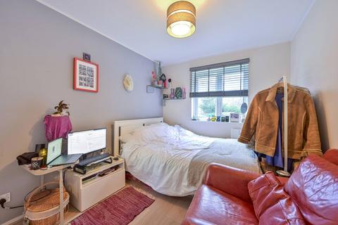 1 bedroom flat for sale, Shelley Way, Colliers Wood, London, SW19