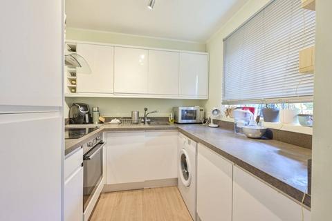 1 bedroom flat for sale, Shelley Way, Colliers Wood, London, SW19