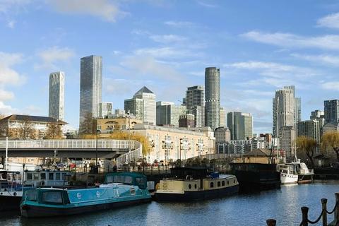 1 bedroom flat for sale, 4 Rainbow Quay Surrey Quays SE16 7UF