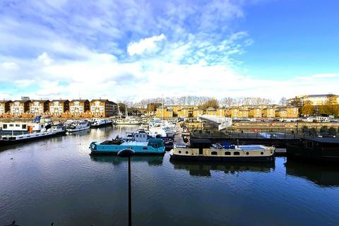 1 bedroom flat for sale, 4 Rainbow Quay Surrey Quays SE16 7UF