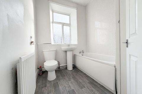 2 bedroom terraced house to rent, Harriet Street, Blaydon