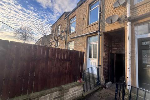 2 bedroom terraced house to rent, Yews Hill Road, Huddersfield