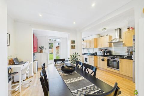 undefined, 122 The Green, Welling