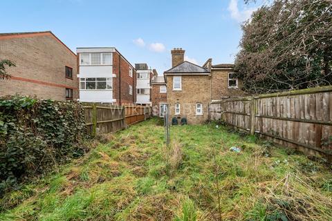 2 bedroom ground floor flat for sale, Clarence Road, Bounds Green N22