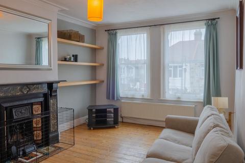 3 bedroom apartment to rent - Sirdar Road, London N22