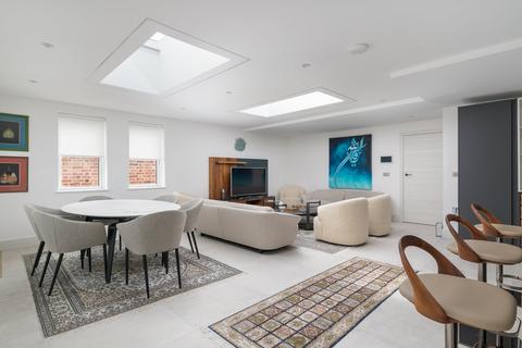 5 bedroom detached house for sale, Kimbolton Road, Bedford, MK41