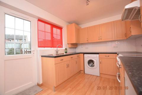 2 bedroom end of terrace house to rent, Avebury, Slough
