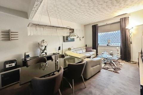 2 bedroom maisonette for sale, St. Albans Terrace, Manchester