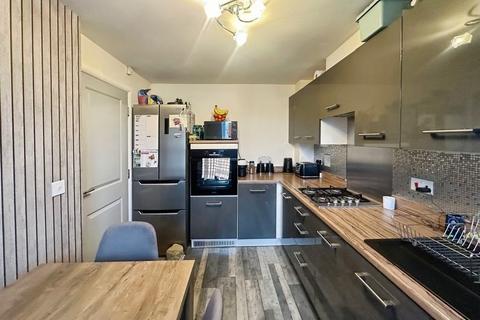 3 bedroom semi-detached house for sale, Lodge Close, Radcliffe