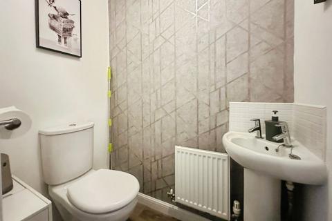 3 bedroom semi-detached house for sale, Lodge Close, Radcliffe