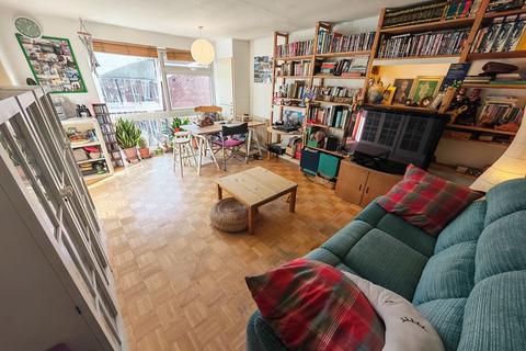 2 bedroom flat for sale, Sycamore Close, Northolt