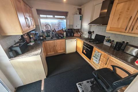 3 bedroom semi-detached bungalow for sale, Islip Gardens, Northolt