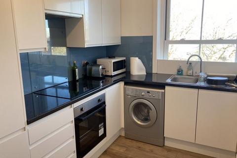 1 bedroom flat to rent, Park Road, Swanage