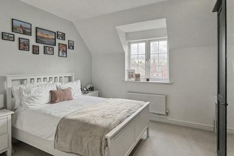 2 bedroom apartment for sale, Grange Drive - An Immaculate, Stand-Out Apartment