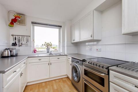 2 bedroom apartment for sale, Felixstowe Court, London
