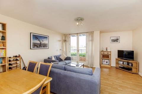2 bedroom apartment for sale, Felixstowe Court, London