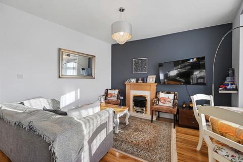 2 bedroom apartment for sale, Grant Road, Harrow
