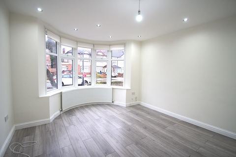 3 bedroom semi-detached house to rent, Blenheim Road, Harrow