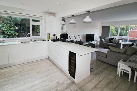 2 bedroom apartment for sale, Prestwich Park Road South, Manchester M25