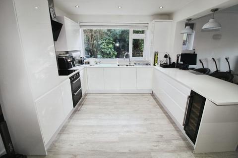2 bedroom apartment for sale, Prestwich Park Road South, Manchester M25