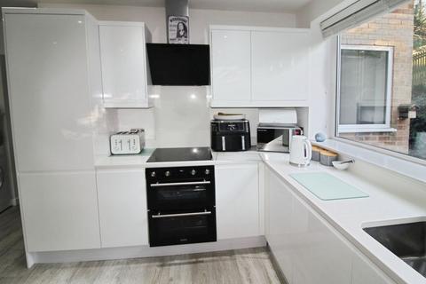 2 bedroom apartment for sale, Prestwich Park Road South, Manchester M25