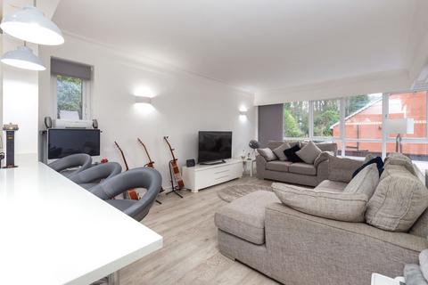 2 bedroom apartment for sale, Prestwich Park Road South, Manchester M25