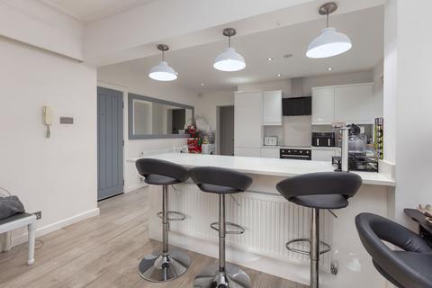 2 bedroom apartment for sale, Prestwich Park Road South, Manchester M25