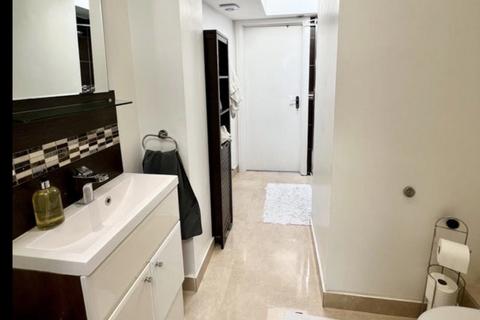 House share to rent, Brunswick Avenue, London N11
