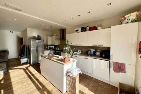 House share to rent, Brunswick Avenue, London N11