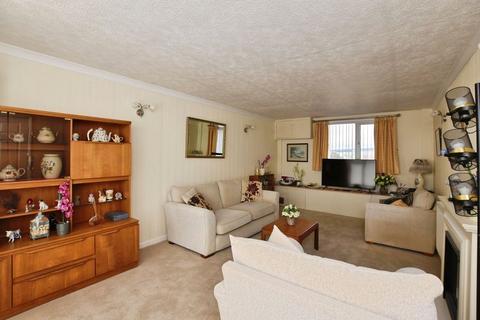 3 bedroom bungalow for sale, Wessex Road, Wilton                   *VIDEO TOUR*