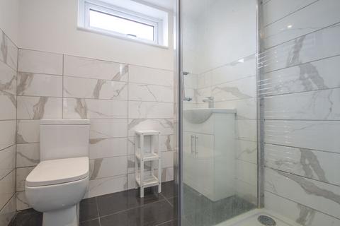3 bedroom terraced house to rent, Charles Street, Greenhithe DA9