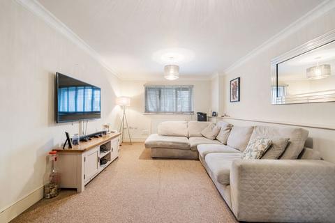 2 bedroom apartment for sale, London Road, Merstham, RH1 3AU