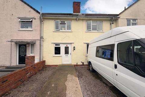 3 bedroom end of terrace house to rent, Scott Avenue, Gloucester